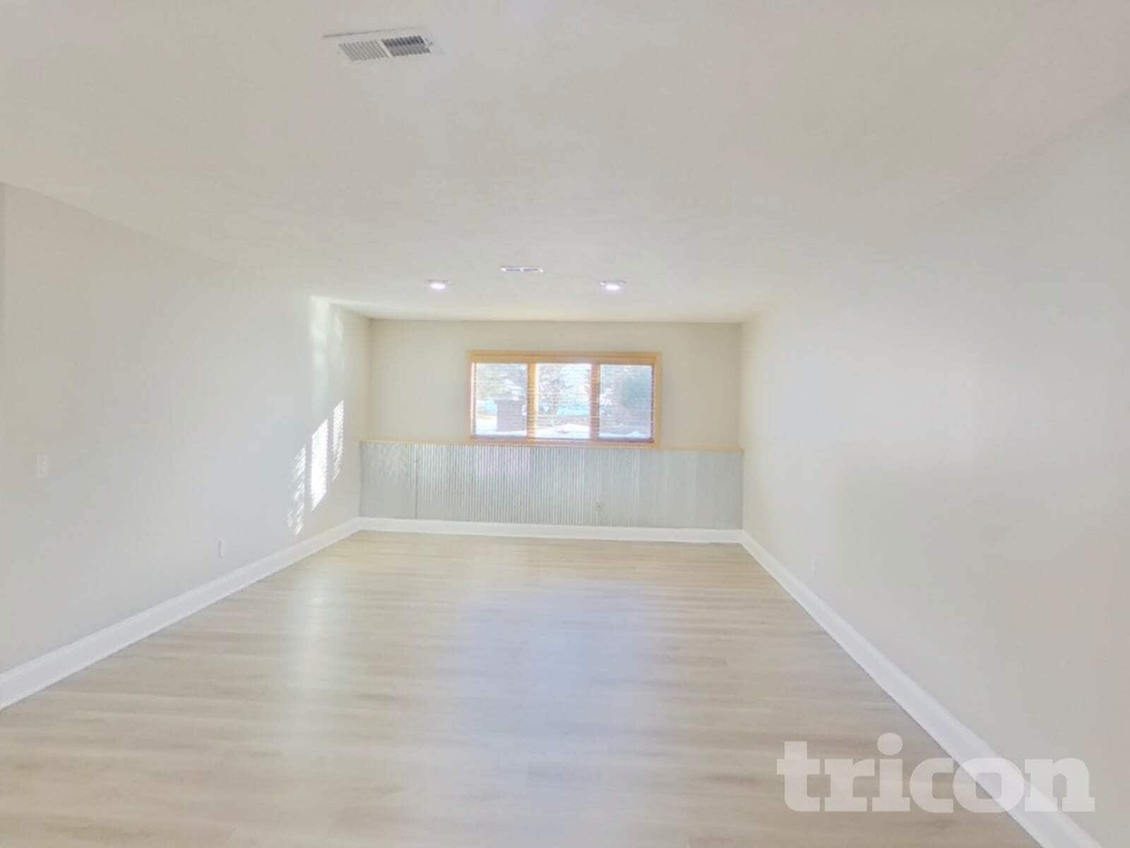 Building Photo - 606 Lincoln Dr NE