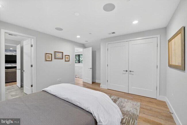 Building Photo - 5310 Dorsett Pl NW