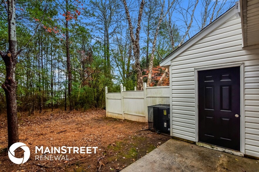 Building Photo - 5811 Strathmoor Manor Cir