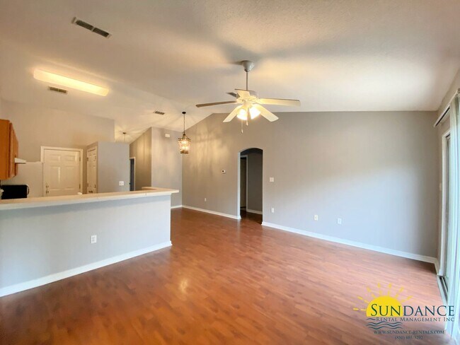 Building Photo - Lovely 4 Bedroom Home in Ridgecrest Subdivision