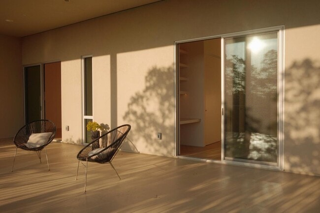 Building Photo - 1022 Via Treviso