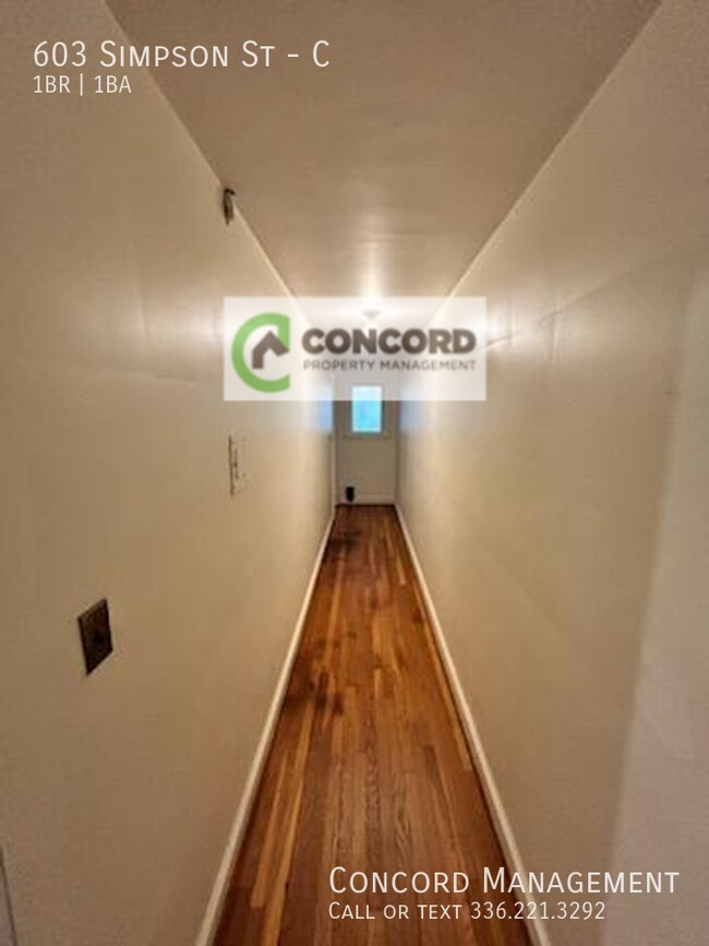 Building Photo - 603 Simpson St