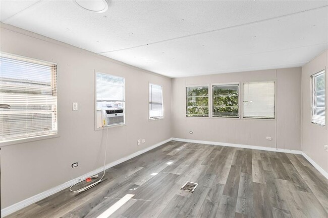 Building Photo - 2854 Lake Alfred Rd