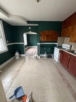 Building Photo - 3983 Talbot St