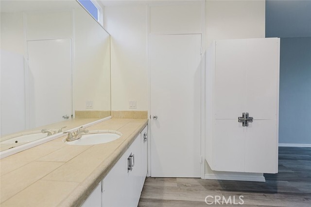 Building Photo - 432 S Sierra Madre Blvd