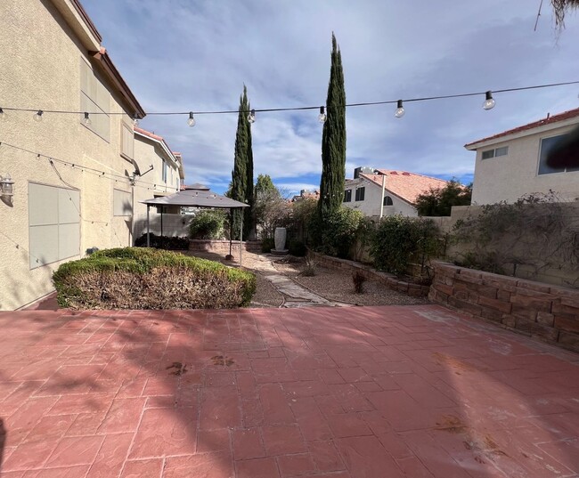 Building Photo - THREE BEDROOM HOME IN EL CAPITAN RANCH