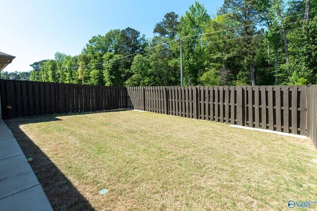 Building Photo - 400 Ronnie Drive SE