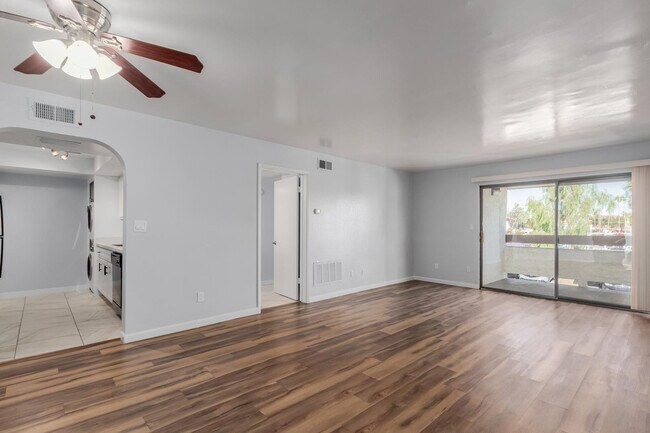 Building Photo - 10444 N 69th St