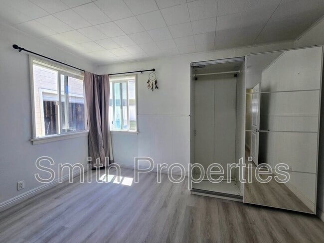 Building Photo - 4550 166th St