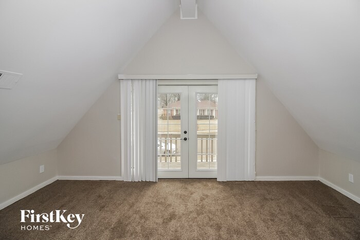 Building Photo - 8282 Shallow Glen Trail
