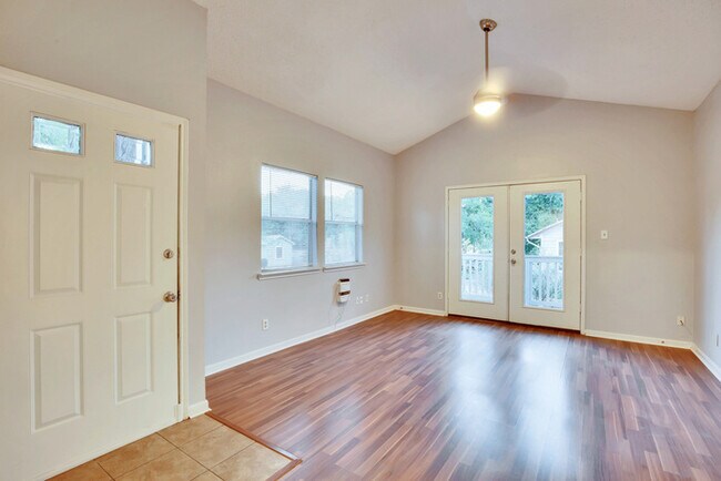 Building Photo - 3113 Robinson Ave