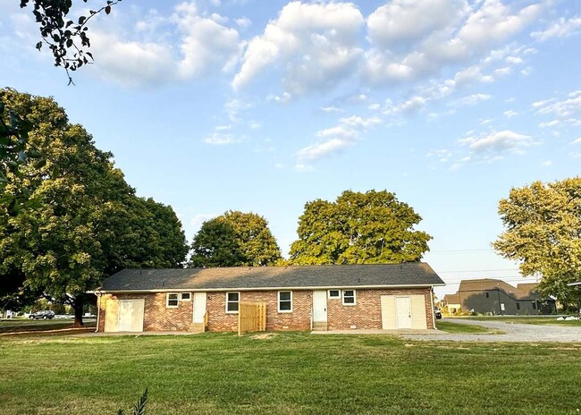 Building Photo - Blackman Rental