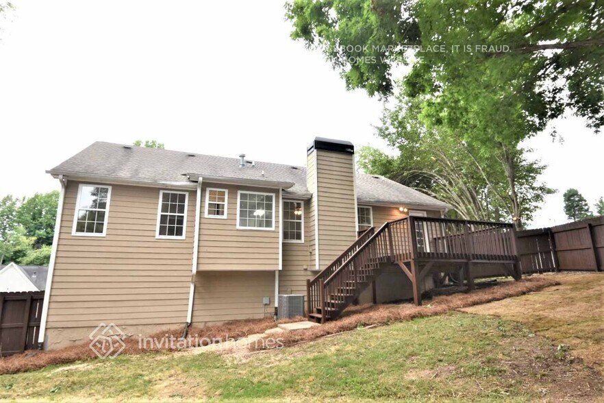 Building Photo - 550 Elizabeth Heights NE