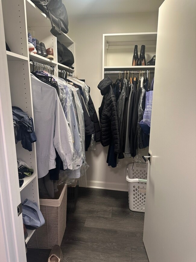 Building Photo - 164 N Peoria St