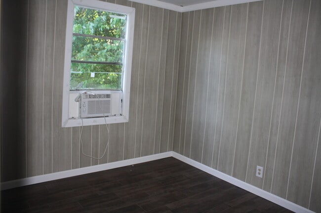 Building Photo - 103 Rice Ct