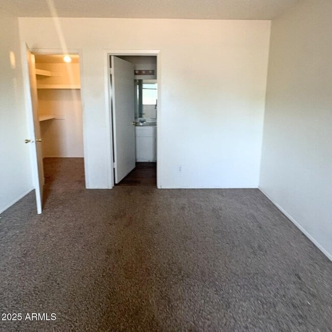Building Photo - 2407 W Dunbar Dr