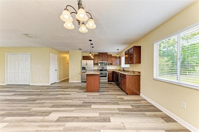Building Photo - 7120 Elyton Dr