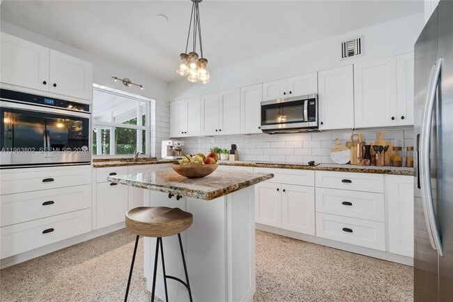 Building Photo - 13125 SW 81st Ave