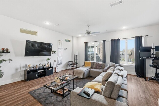 Building Photo - Cozy home in Merion at Midtown Park, one of Dallas's most convenient and family-friendly communit...