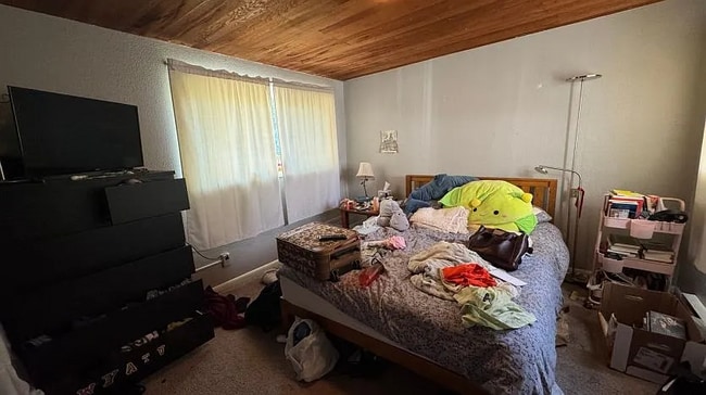 Building Photo - 10-Minute Walk to WWU with Plenty of Easy Street Parking