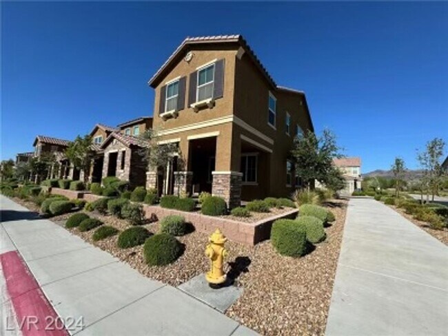 Building Photo - Modern 3-Bedroom Townhome with Open Living & Prime Henderson Location