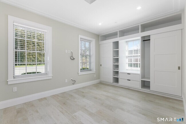 Building Photo - 1990 Bronson Rd