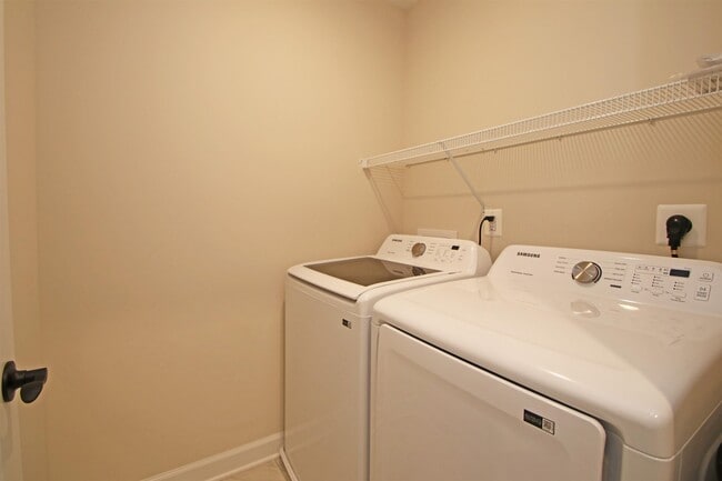 Building Photo - 1412 Palomino Trl