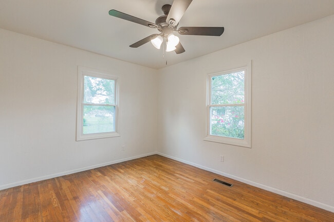 Building Photo - 43 3rd St