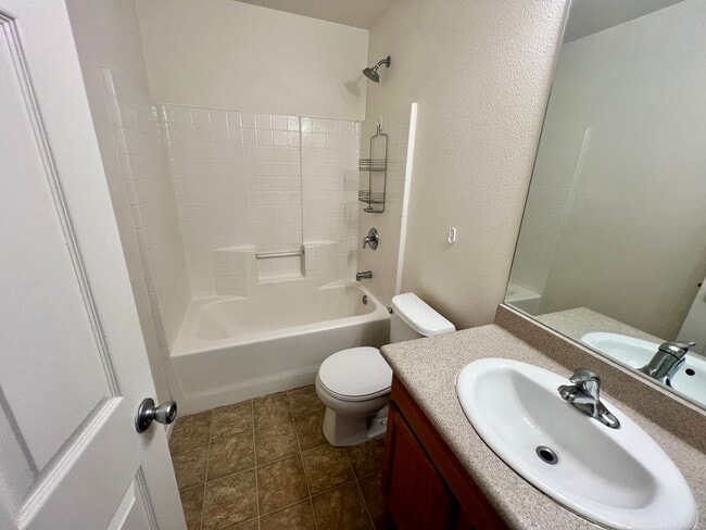 Building Photo - 73428 Sunnyvale Dr