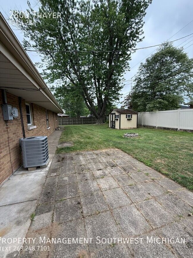 Building Photo - 2800 Thayer-