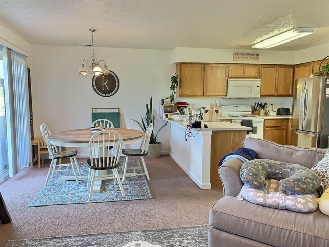 Building Photo - 390 Colter Loop
