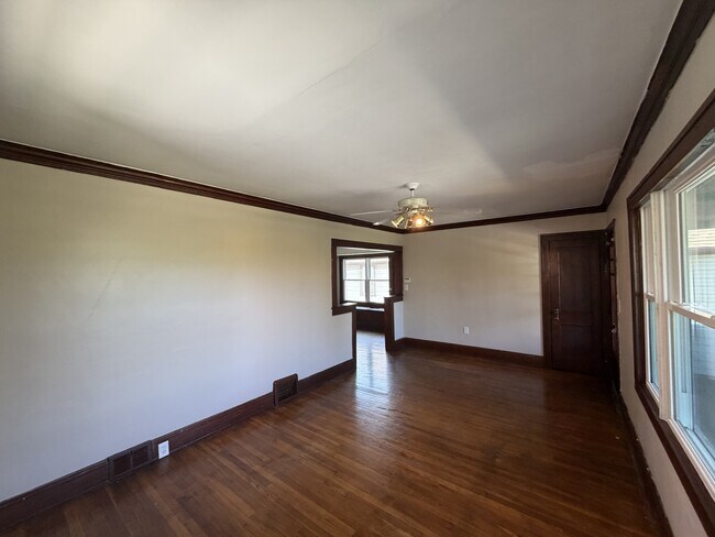 Building Photo - 14300 Darwin Ave