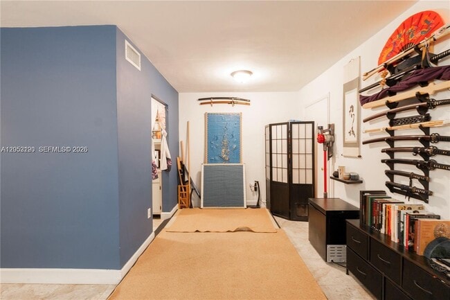 Building Photo - 9490 SW 77th Ave