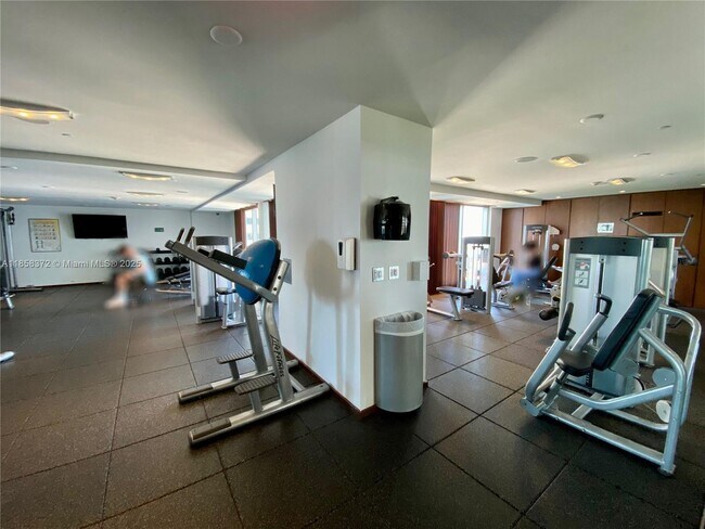 Building Photo - 335 S Biscayne Blvd