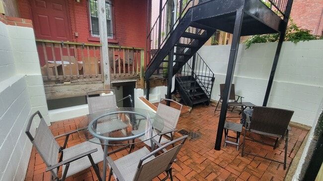 Building Photo - 1/2 Off One Months for a Lease Start by 9/...