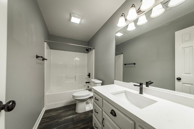 Building Photo - 31 Newcastle Dr