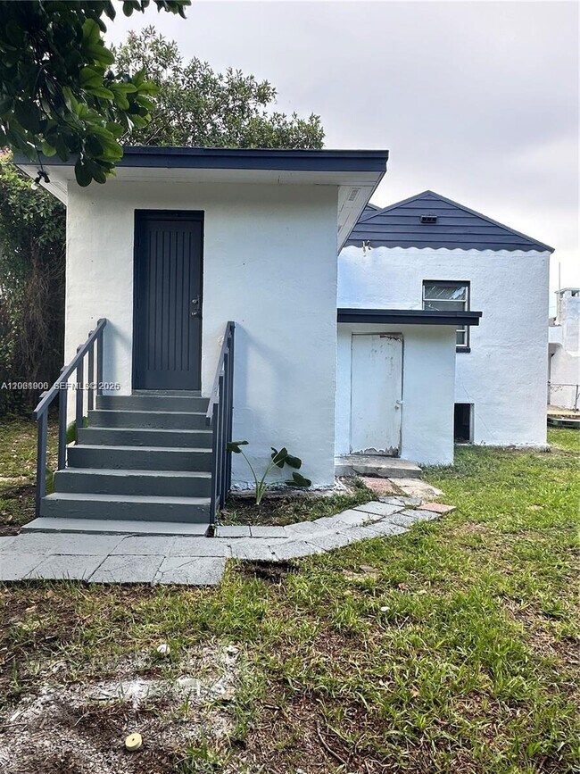 Building Photo - 1836 NW 33rd St
