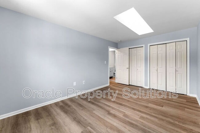 Building Photo - 8009 Frontier Dr