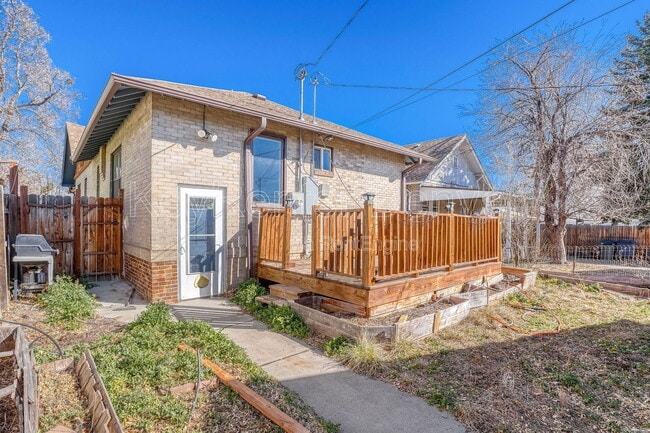 Building Photo - 3056 W Clyde Pl