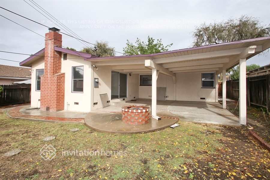 Building Photo - 720 Highlander Ave