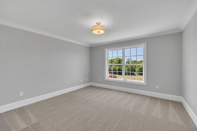 Building Photo - Luxury 4BR Home with River Views & Entertainer’s Bonus Room