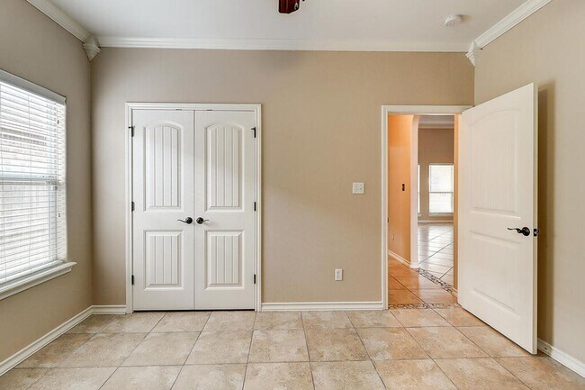 Building Photo - 2614 Wool Dr