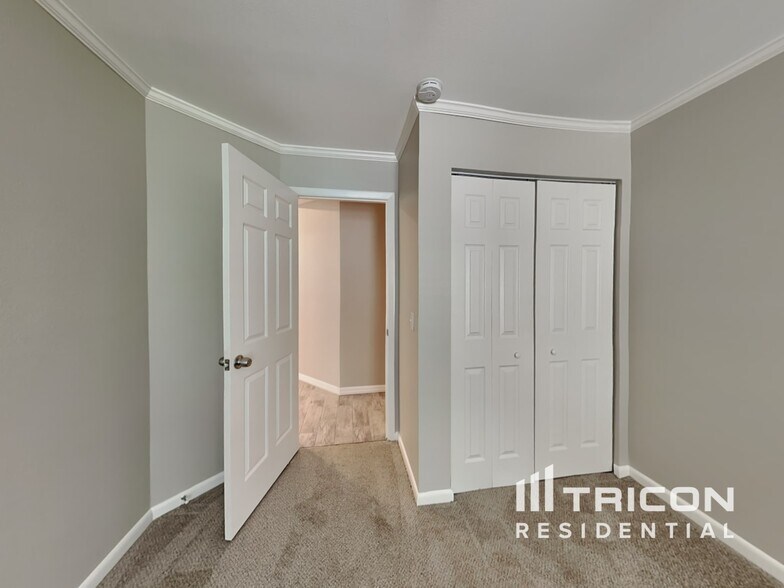 Building Photo - 4005 Cypress Landing S