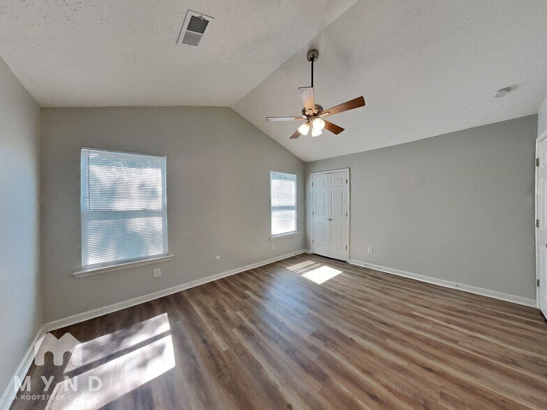 Building Photo - 134 Waterford Way
