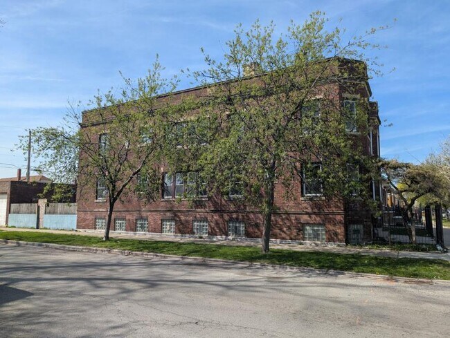 Primary Photo - 3 bedroom in Chicago IL 60629