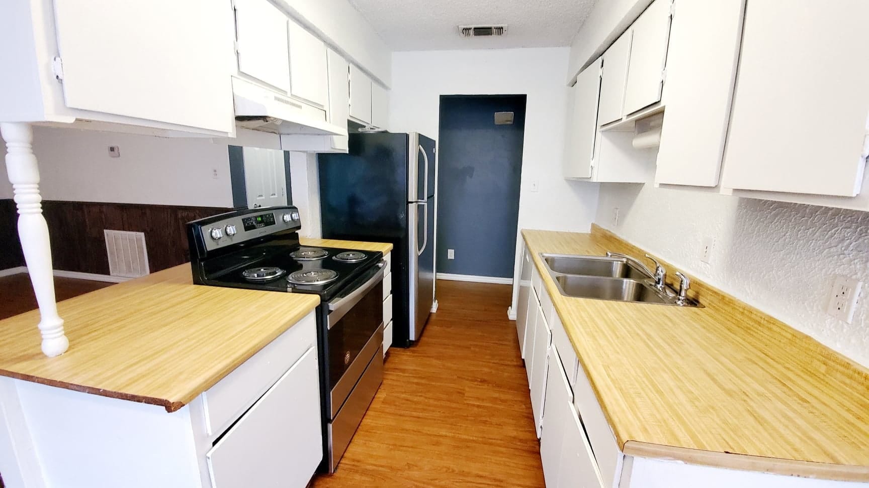 Building Photo - 4016 Eastridge Dr
