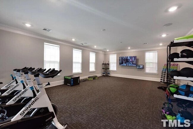 Building Photo - 3 Bedroom End unit Townhome - Master Down