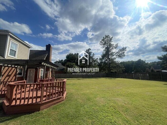 Building Photo - 1585 Wood Farms Dr