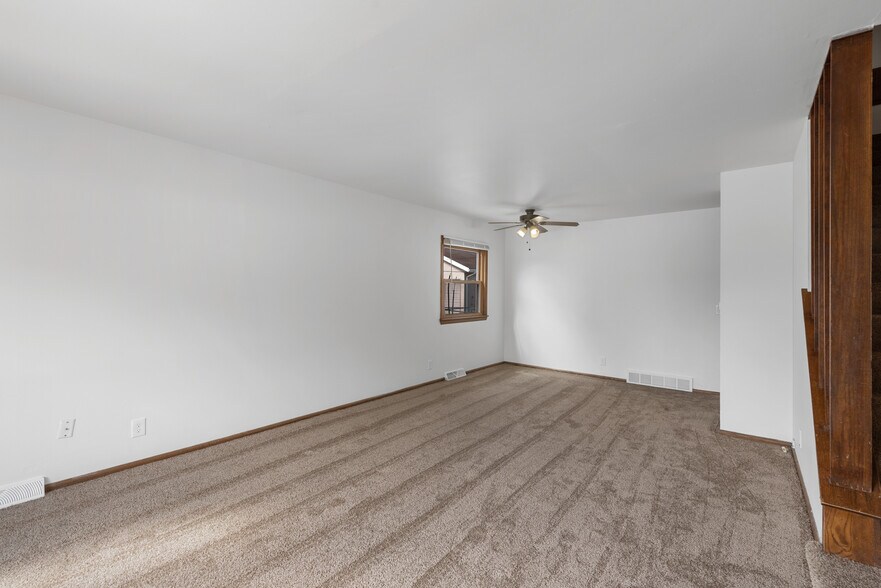 Building Photo - 11715 W Diane Dr