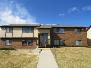 Building Photo - 2619 E Uintah St